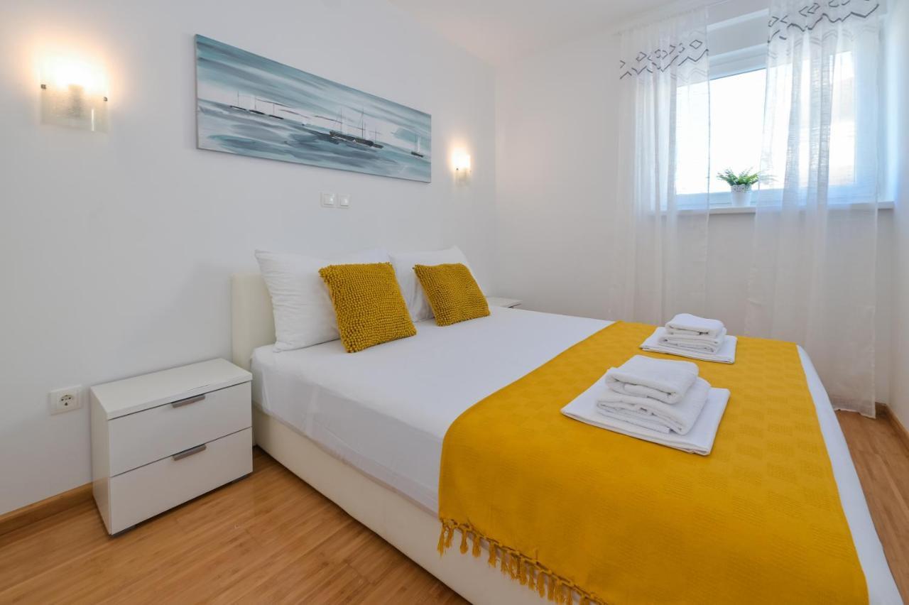 נובליה Apartment Funtastic With Private Pool מראה חיצוני תמונה
