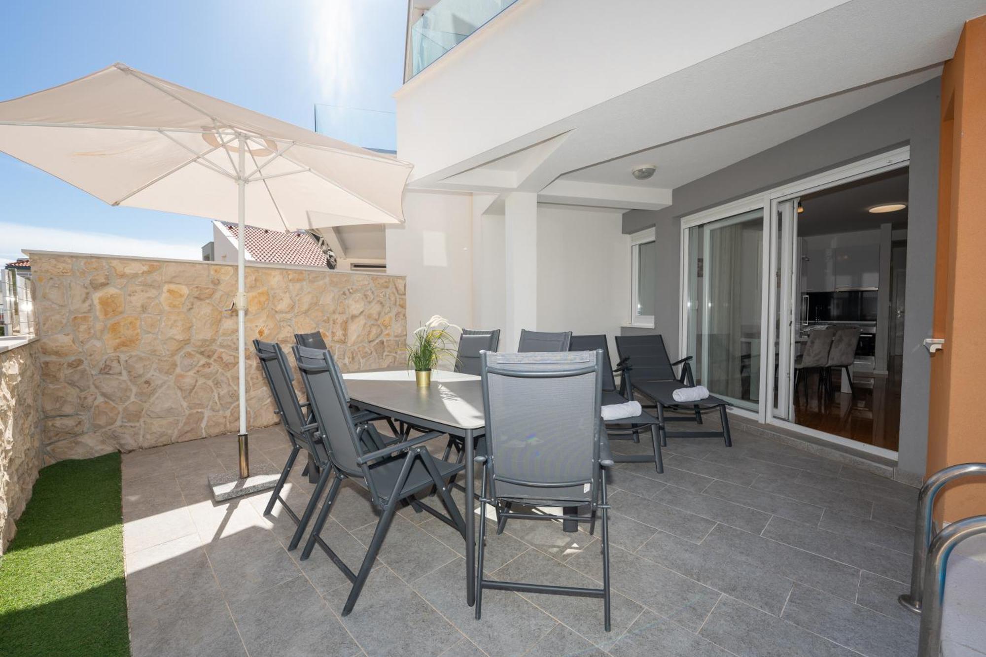 נובליה Apartment Funtastic With Private Pool מראה חיצוני תמונה