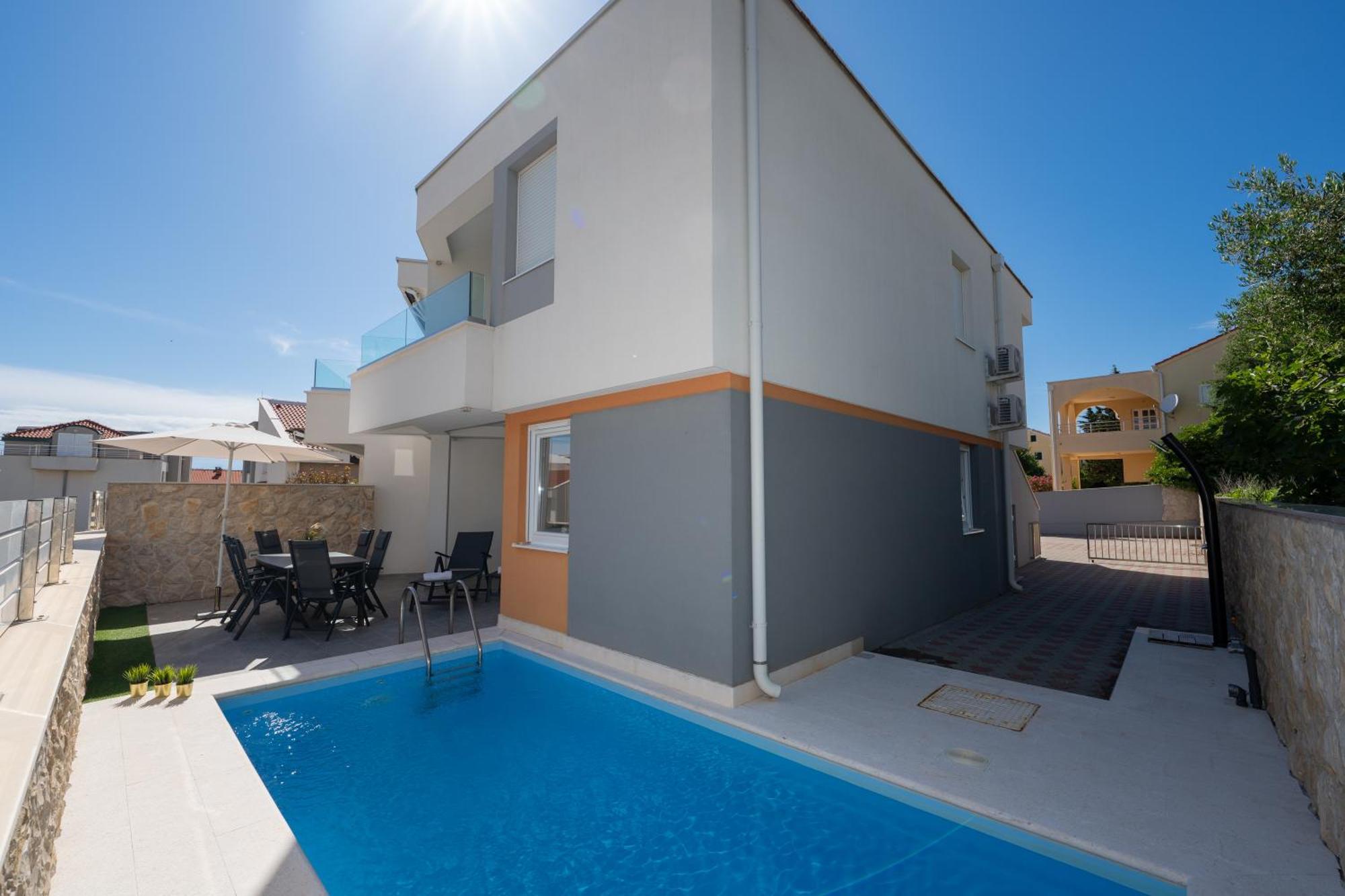 נובליה Apartment Funtastic With Private Pool מראה חיצוני תמונה