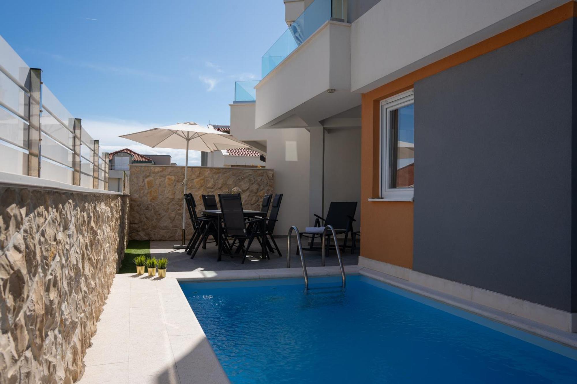 נובליה Apartment Funtastic With Private Pool מראה חיצוני תמונה