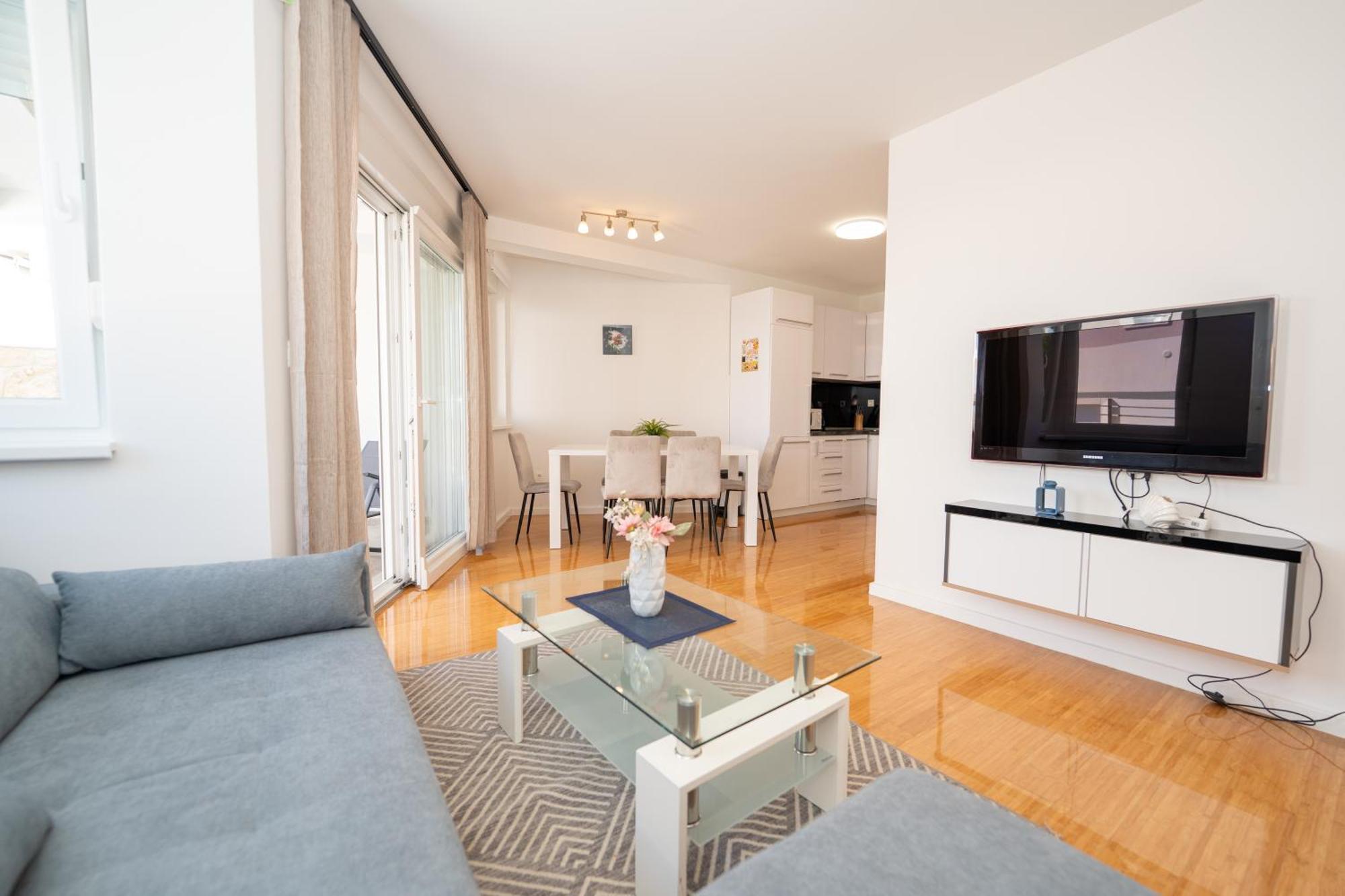 נובליה Apartment Funtastic With Private Pool מראה חיצוני תמונה